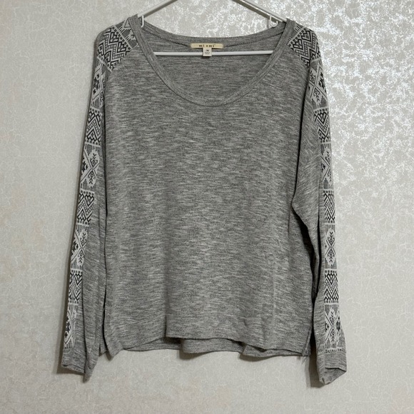 Mi Ami Gray Knit Top Aztec Sleeve‎ Detail Long Sleeve Scoop Neck Casual Top M - Picture 1 of 6
